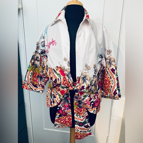 Tops - Button up Floral Blouse